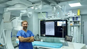 România a schimbat radiologia intervenţională pe plan mondial. Dr. Rareş Nechifor, locul 1 în Europa, cu 8.000 de embolizări de fibrom uterin realizate cu succes