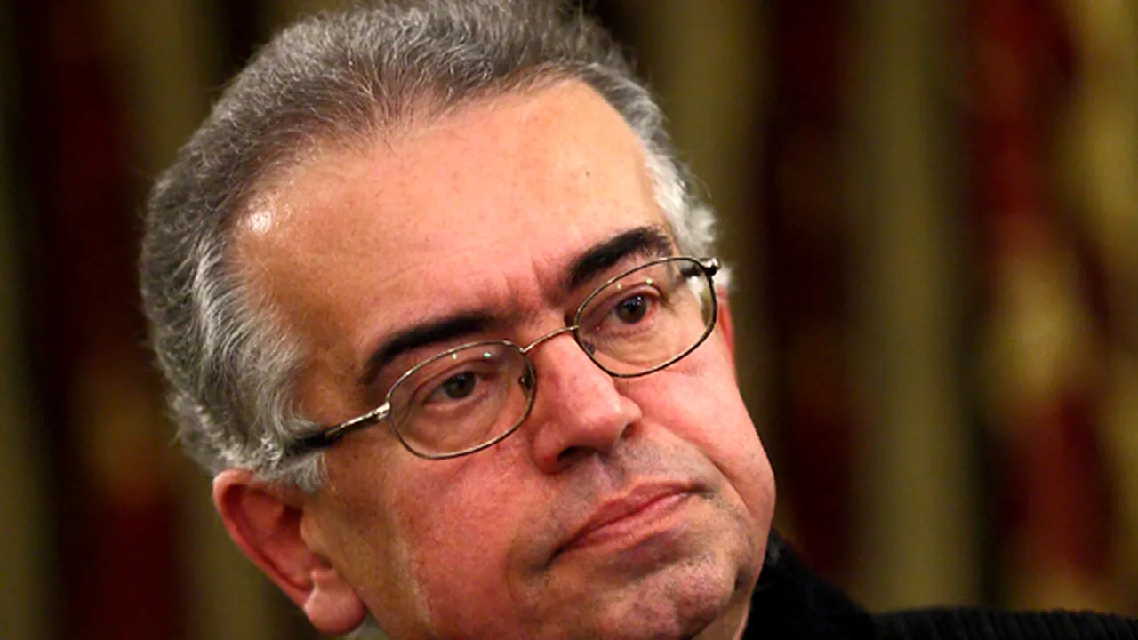 Volume de Marius Chivu şi Dan C. Mihăilescu, nominalizate la premiul pentru Cartea Anului