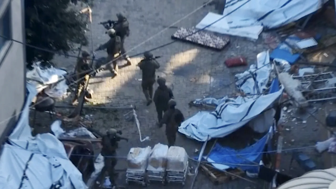 Israelul afirmă că un soldat a fost executat şi ostatici străini au fost reţinuţi la spitalul Shifa