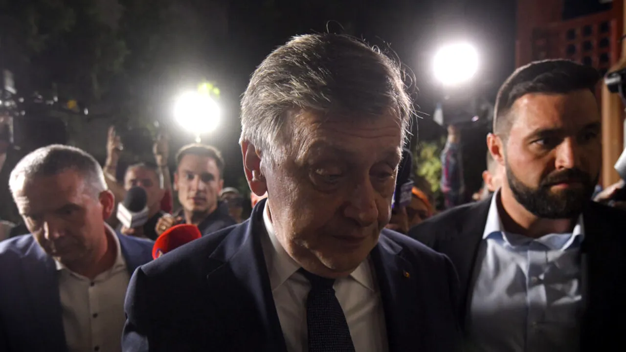 BREAKING NEWS Crin Antonescu și-a recunoscut înfrângerea. Finala este oficial Simion- Nicușor Dan