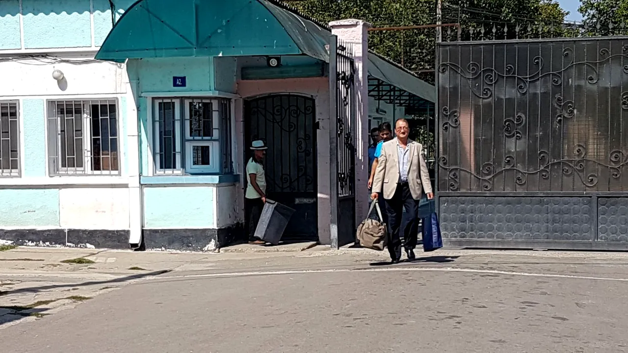 BREAKING | Mircea Băsescu va fi eliberat condiţionat. Decizia este definitivă. UPDATE: Fratele fostului preşedinte a părăsit penitenciarul de la Poarta Albă
