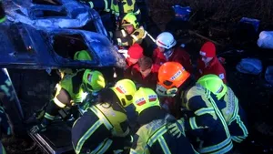 Doi copii, frate şi soră, au murit după ce au fost loviţi de un autoturism, în judeţul Olt/ Şoferul autoturismului era beat