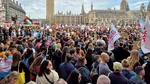 Londra. Protest de amploare față de decizia instanței privind definiția juridică a femeii