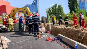Accidentul de muncă de la Biblioteca Naţională. USR PLUS îl consideră vinovat pe primarul Robert Negoiţă