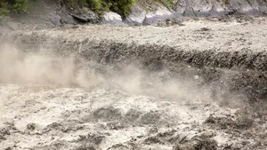 COD PORTOCALIU de inundaţii pentru bazine hidrografice din 13 judeţe 