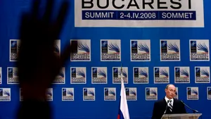 MEDIAFAX 35. 2008 - Summitul NATO aduce liderii lumii la București, iar criza financiară mondială ajunge și în România