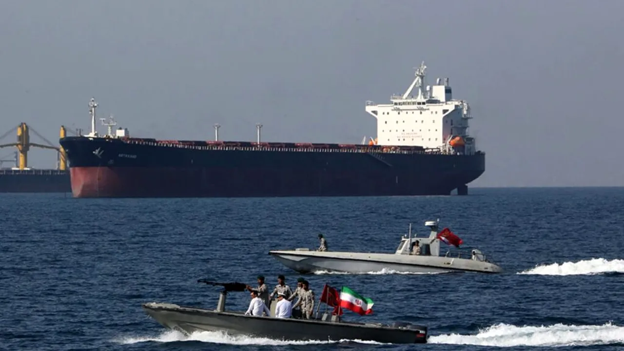 India devine primul stat care reușește să escorteze nave prin Strâmtoarea Ormuz
