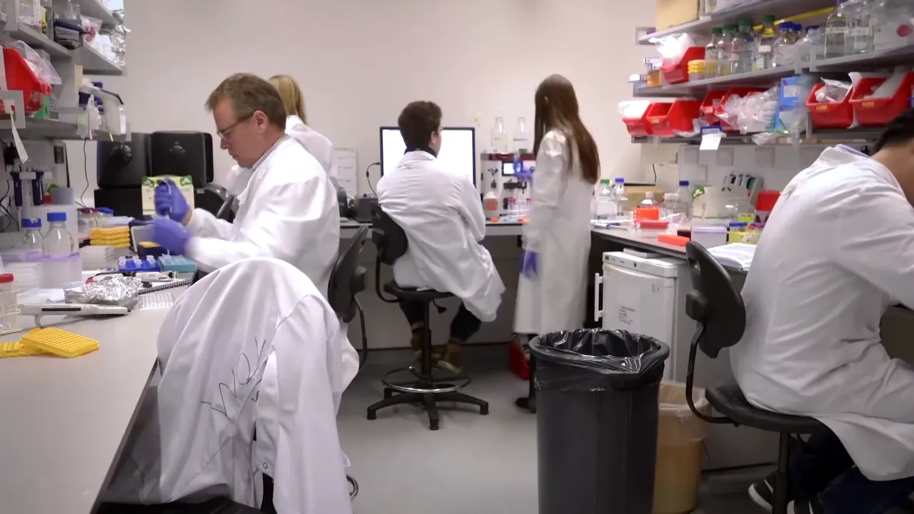 Drumul către imunizare: Vaccin împotriva coronavirusului, testat pe oameni în Marea Britanie