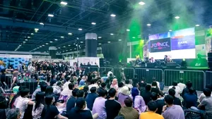 Relaxarea măsurilor COVID: zeci de mii de oameni participă la un festival din Singapore