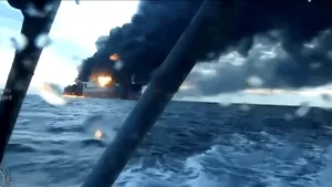 Ucraina a lovit cu drone navale două petroliere ale „flotei fantomă” a Rusiei în Marea Neagră