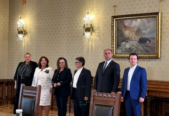 Live Text Consultări la Cotroceni | Partidul S.O.S. România discută cu Nicușor Dan. Cum se poziționează PSD, AUR, PNL, USR și UDMR privind formarea unui nou Executiv