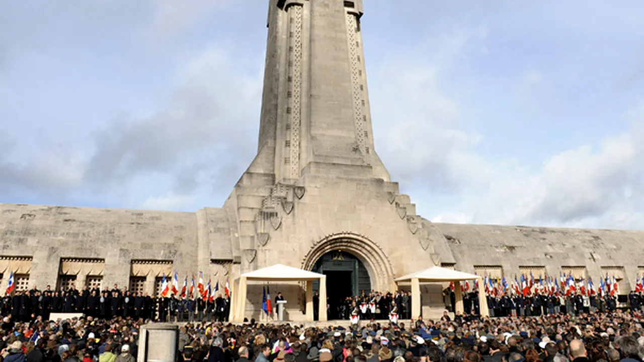 Sarkozy şi Merkel aniversează la Paris sfârşitul Primului Război Mondial