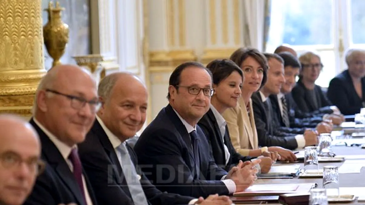 ANALIZĂ: Hollande instalează un nou Guvern şi consacră o linie de guvernare social-liberală 