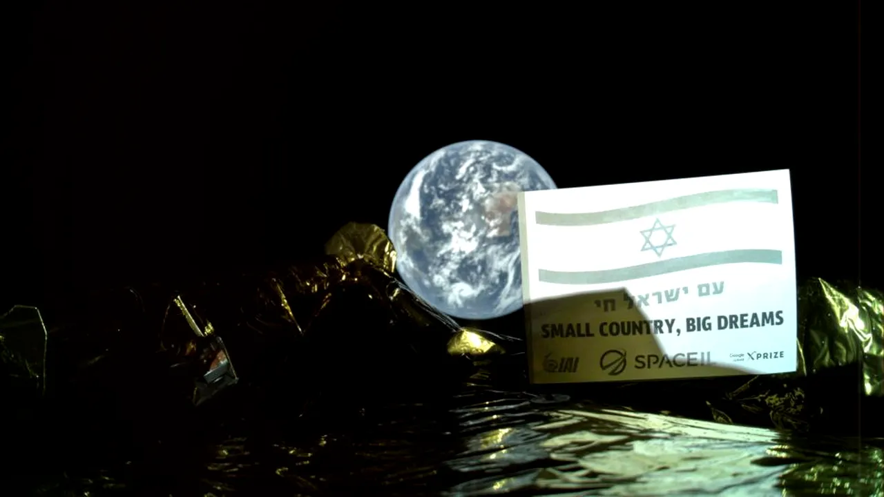Prima sondă lunară a Israelului a trimis primul ei „selfie” cu Terra
