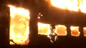 Incendiul izbucnit la trenul din Teleorman a fost stins. Şeful garniturii, intoxicat cu fum
