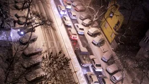 INFORMARE METEO: Ninsori şi vânt cu viteze de până la 70 km/oră. Care sunt zonele afectate