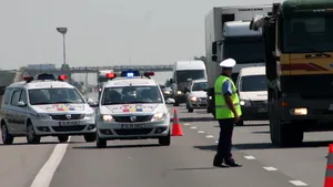 Prahova: Dubiță cuprinsă de flăcări pe A3. Circulația este oprită temporar
