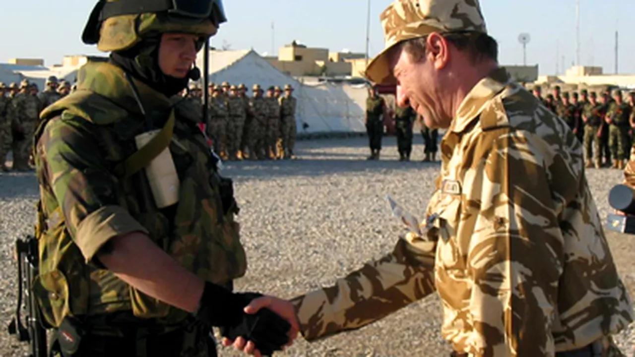 Preşedintele Băsescu, prezent la ceremonialul de încheiere a misiunii în Irak