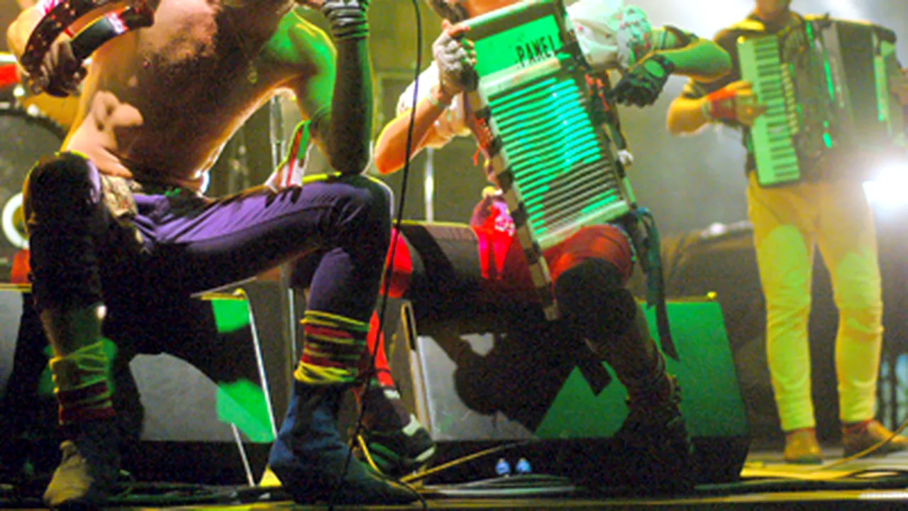 Gogol Bordello a adus frenezia balkan punk la Bucureşti