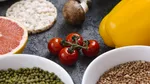 România prelungește plafonarea prețurilor la alimente. Măsura ar putea rămâne până la finalul anului