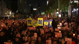 Zeci de mii de manifestanţi s-au adunat la Seul pentru a cere demisia preşedintelui Park Geun-hye - VIDEO 