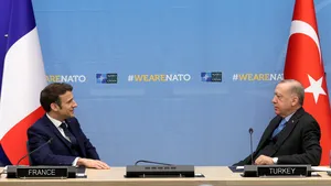 Macron a vorbit cu Erdogan despre conflictul din Ucraina şi admiterea Finlandei şi Suediei în NATO 