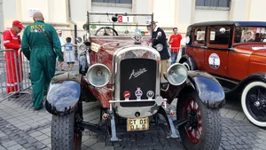 O maşină de 92 de ani ia startul la Sibiu Rally Challenge