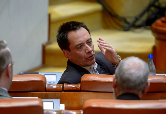 POLITIC Bolojan „mazilit” în PNL după moțiune? Csoma Botond: Cred că Guvernul va pica săptămâna viitoare