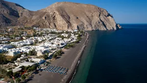 Alţi 2 turişti români au fost confirmaţi cu COVID-19 în Grecia. Care este starea lor/ UPDATE: Guvernul Greciei este îngrijorat de cazurile de coronavirus depistate la turişti străini