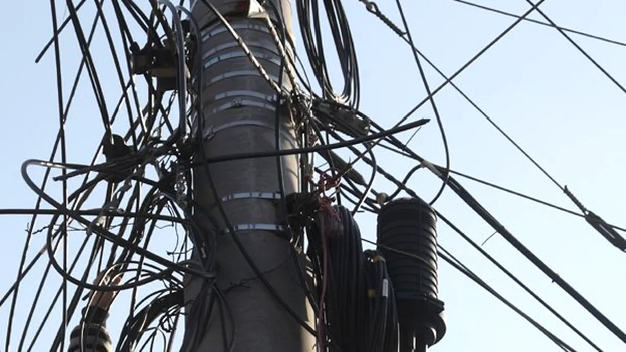 Zona de vest a Capitalei ar putea rămâne fără enegie electrică după ce au fost distruse două cabluri