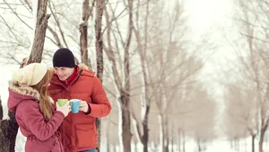 Consumul de cafea contribuie la buna dispoziţie în zilele scurte