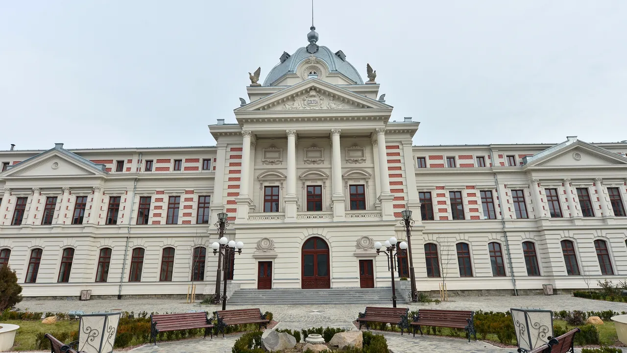 Sute de pacienţi pe liste de aşteptare la Spitalul „Colţea” din Capitală, iar blocul de sterilizare este nefuncţional