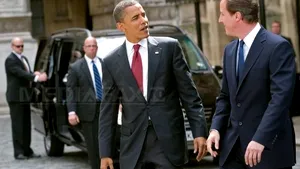 Obama i-a oferit lui Cameron un grătar şi a primit de la el o masă de ping-pong