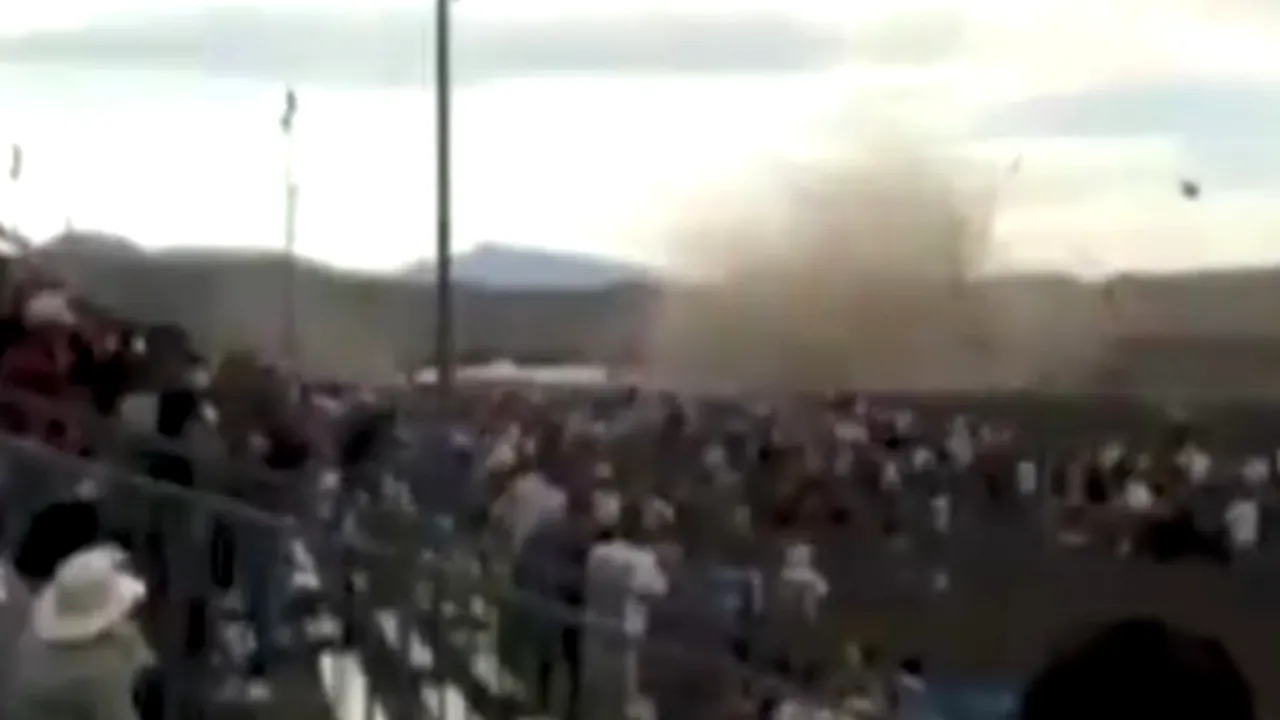 Nevada: Cel puţin doi morţi şi zeci de răniţi în urma prăbuşirii unui avion la un show aerian - VIDEO