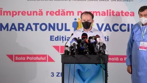 Maratonul Vaccinării din Capitală. 7.165 de persoane s-au vaccinat. Cîţu: ”După ce staţi la o terasă, , relaxaţi mergeţi să vă vaccinaţi!”