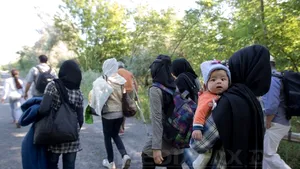 CRIZA IMIGRANŢILOR - Peste 5.000 de imigranţi reţinuţi de autorităţile ungare pentru trecerea ilegală a graniţei
