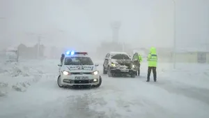 Viscol pe șoselele din sud și est: drumuri naționale închise și restricții. Trafic controlat pe A2