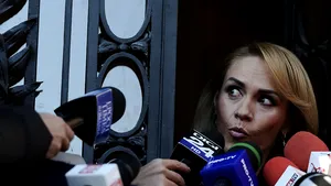 Orban, despre Firea: Discuţii de la distanţă am avut. Cine seamnănă vânt culege furtună / Reacţia primarului Capitalei: A declanşat jihadul împotriva mea. E egal cu Dragnea