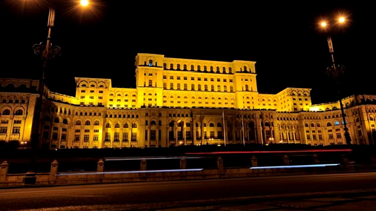 Ora Pământului 2013, sărbătorită în 43 de oraşe din ţară. La Peleş se sting 3.000 de becuri