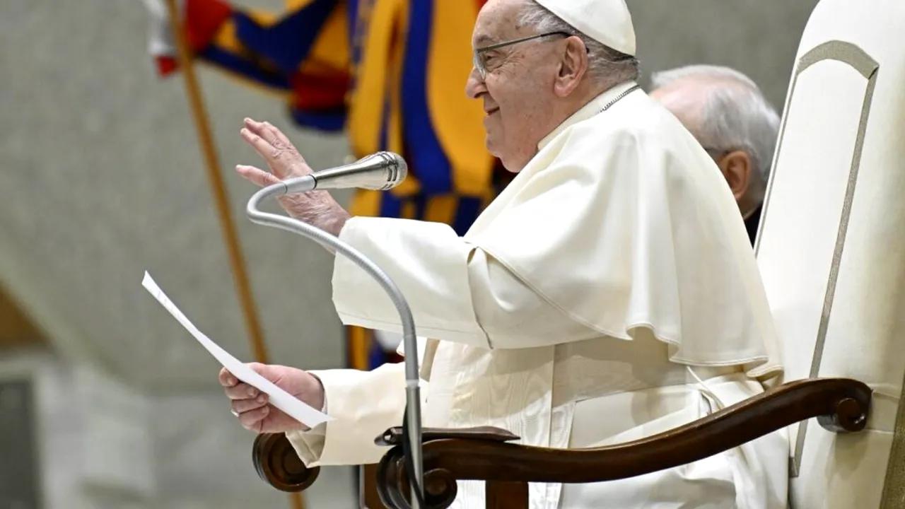 Vaticanul despre starea Papei: Se odihneşte după o noapte liniştită