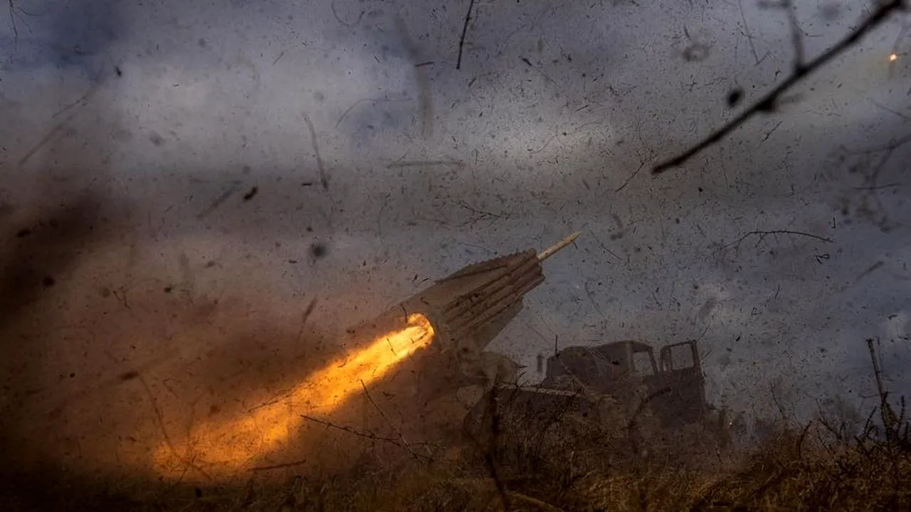 Armata ucraineană continuă apărarea: peste 100 de atacuri ale ruşilor, respinse în ultimele 24 de ore