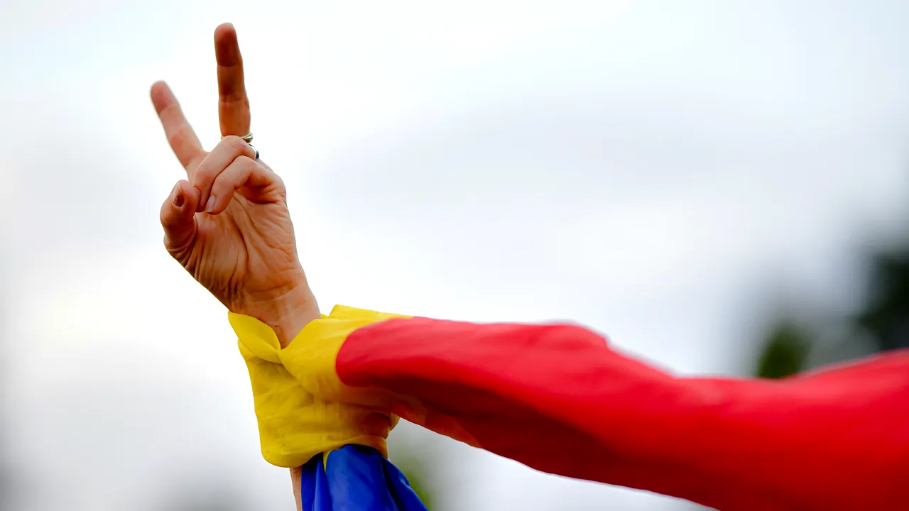 COMENTARIU Marius Oprea | ”Milionul civilizat” al ”reziştilor” şi românii cu eticheta curată