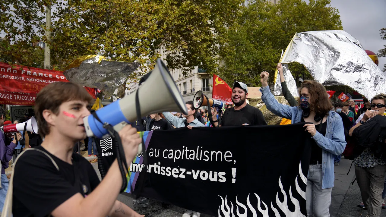 Al treilea val de greve şi proteste din cauza reformei pensiilor în Franţa