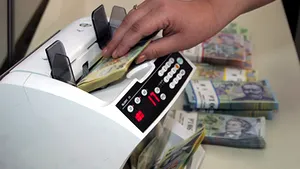 Cursul a coborât sub 4,1 lei/euro pe piaţa interbancară, atingând un nou minim al ultimului an