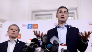 Dan Barna, gafă în timpul unei conferinţe. Greşeala este aceeaşi pe care a făcut-o şi fiica cea mică a lui Traian Băsescu/ Prima reacţie a liderului USR