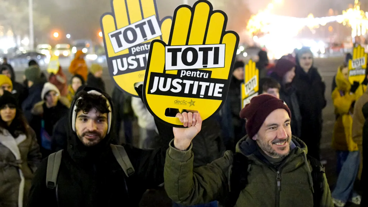 Protest la Cotroceni în ziua consultărilor pe Justiție. Declic anunță „protestul colind”: „Colindăm, justiția să reparăm!”