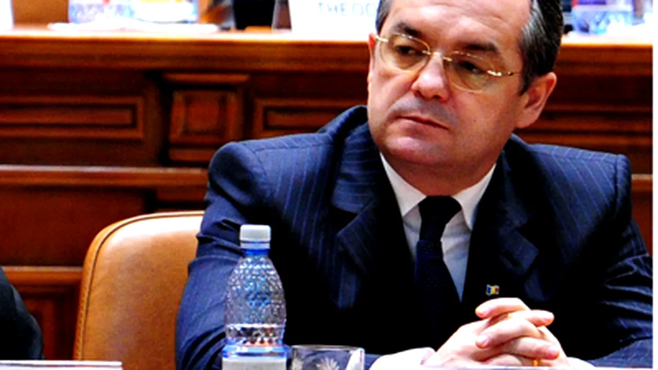 Boc: Guvernul va majora doar salariile mici şi foarte mici
