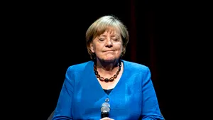Merkel nu se simte vinovată pentru situaţia din Ucraina. Fostul cancelar a blocat aderarea ţării la NATO