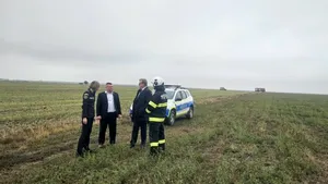 Resturi care ar putea proveni de la o dronă, descoperite în Buzău. MApN și SRI verifică fragmentele