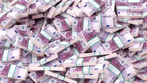 O anchetă mai puţin obişnuită a Poliţiei elveţiene. Toalete ale restaurantelor şi băncilor din Geneva, înfundate cu bancnote de 500 de euro